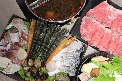 [ 中正紀念堂站美食 ] 淺藍 × 金鍋盃小火鍋四館～盡享海鮮與和牛的霸氣小火鍋