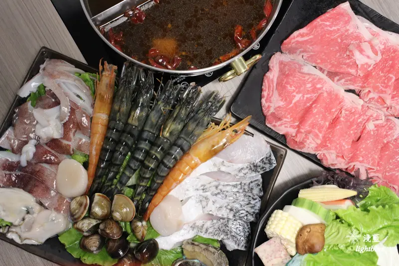 [ 中正紀念堂站美食 ] 淺藍 × 金鍋盃小火鍋四館～盡享海鮮與和牛的霸氣小火鍋