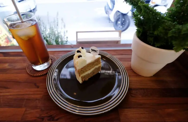 台中西區│私宅甜點-低調巷弄頗有質感sogo商圈甜點店.建議停好車再走進來 - 藍色起士的美食主義