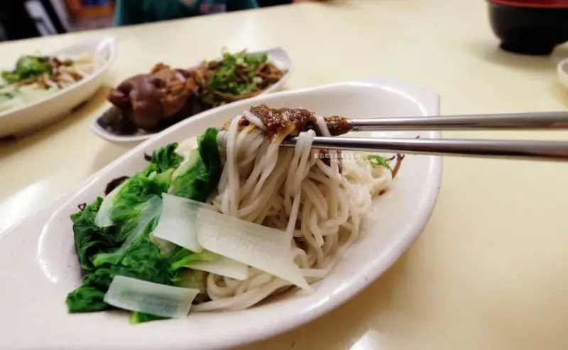 台中大雅│香春伙房-大雅農會對面麵食館及五十年手工傳統豆花 - 藍色起士的美食主義