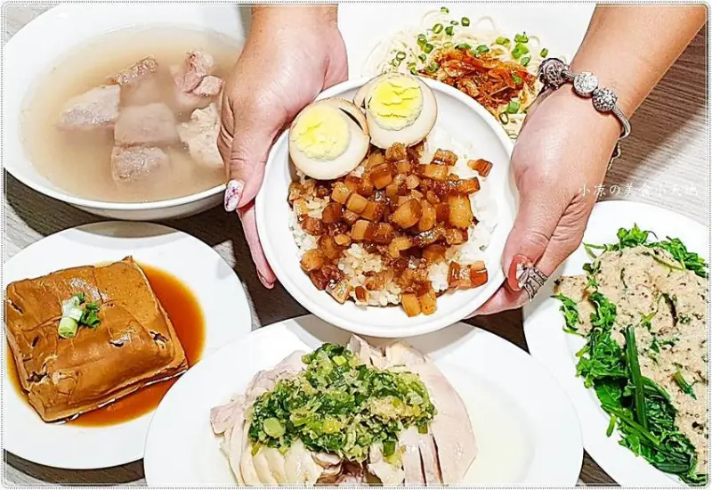 玉堂春魯肉飯║台中滷肉飯指標，連續三年台灣滷肉飯節獲獎，肥腴香潤、入口即化的銷魂滷肉飯，吃在嘴裡、香在腦海裡！