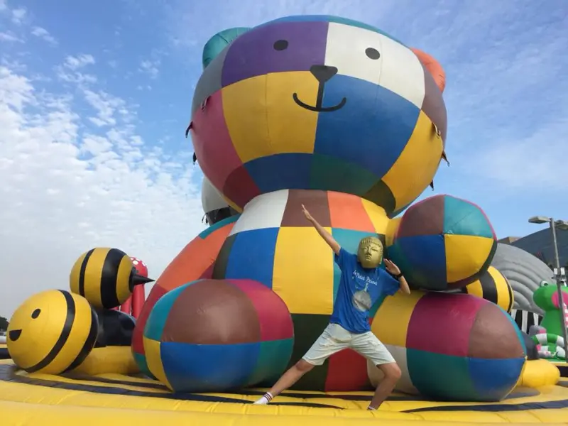 藝術動物園 ART-ZOO - 座落夢時代旁的氣墊遊樂園，寒假高雄親子旅遊的好去處！ - 金大佛的奪門而出家網誌