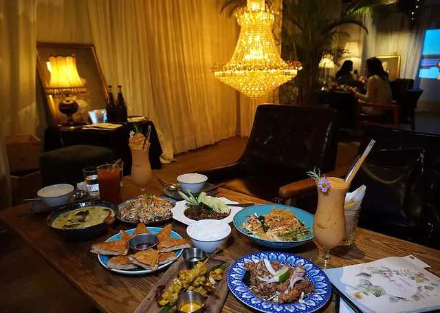 MUI MUI ♥ 泰式料理餐酒館 ♥ 金黃水晶吊燈網美必拍 ♥ 爆紅泰式餐廳