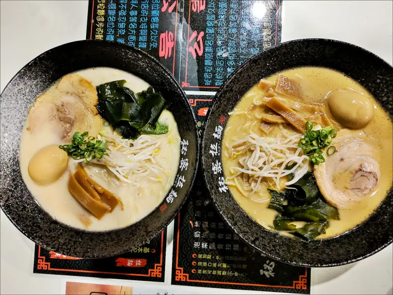 [台中] 祕密拉麵 台中平價日式拉麵推薦 一碗99元有叉燒有溏心蛋相當有誠意