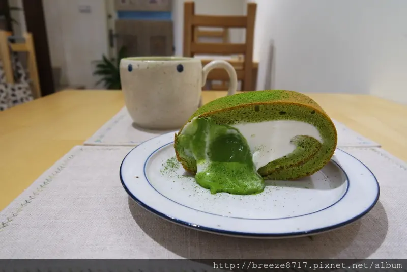 語後咖啡 Ameagari Cafe∣無法低調的強大抹茶捲 × 抹茶拿鐵【宜蘭市】