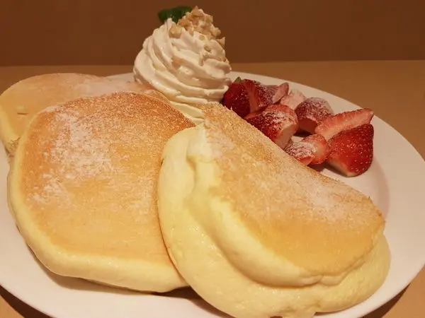 新北美食》WAKAKUSA。咖啡廳。巷弄的舒芙蕾雲朵鬆餅。三重站