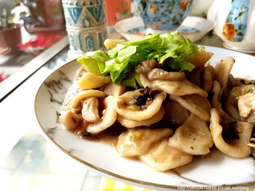 一場舌尖上的祕密旅行高雄鳳山無菜單手作料理／精品食器 - FUNZ房·飾