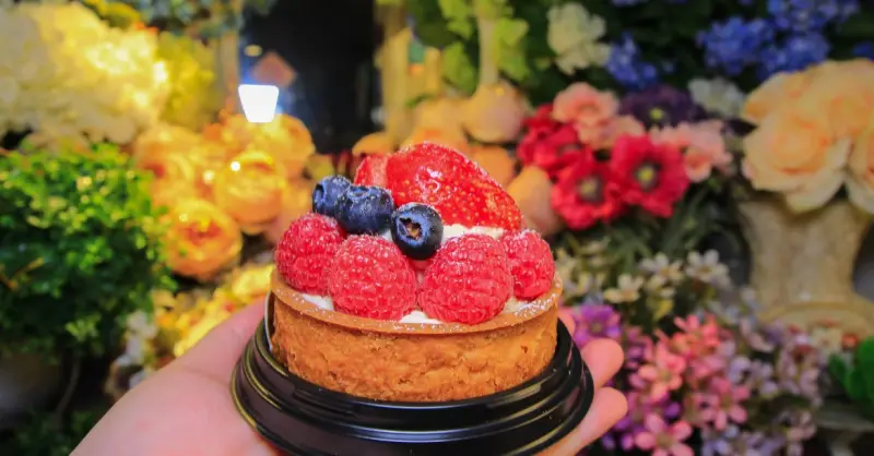 極機密甜點(沒有招牌沒有目錄),隱藏在花店裡的美好滋味~在充滿花香的地方享用甜點,拍照也超級美的阿(IG客必訪)-嘉義康樂街綠鄉花藝烘焙手工製作