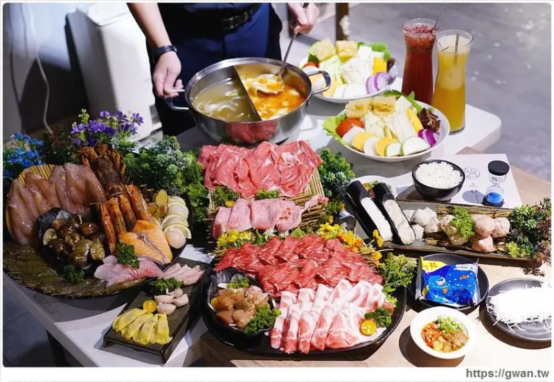 搭配振興券，一人只要300元就能吃到和牛、伊比利豬，再送1000現金券！