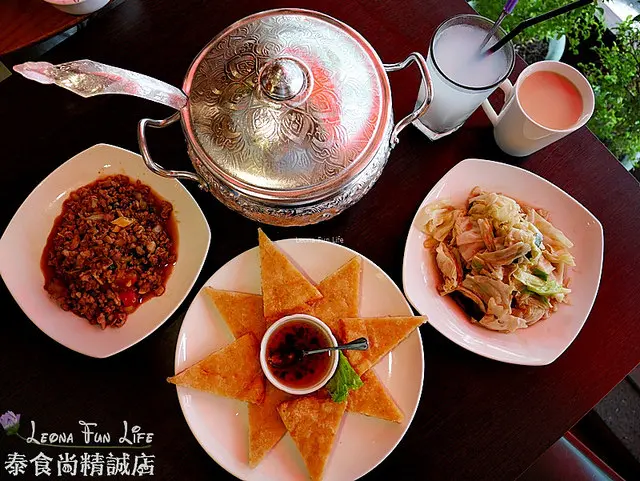 【台中 西區】泰食尚泰式餐廳-精誠店。雙人套餐399元，超值$99加購香茅雞湯，平日商業午餐只要$150喔~