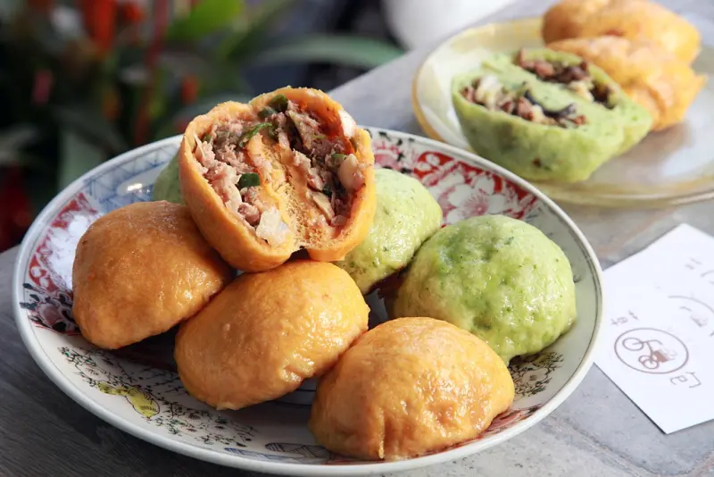 台南美食-芯芯要去【草包生煎】~眷傳統小吃穿上彩色新衣|佛祖心中留|酒肉穿腸過