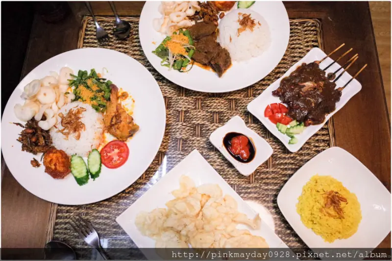 ✿高雄✿ 異國風味南洋料理 穆斯林認證友善餐廳 特色雞肉沙嗲美味好吃 店家還得過許多獎項噢 ➜ 陳莉莉印尼美食館