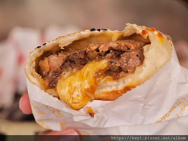 【新竹 / 美食】丞祖胡椒餅。新竹必吃美食小吃，70年老店，兩種肉餡傳香千里，餡滿皮Q超讚｜附菜單