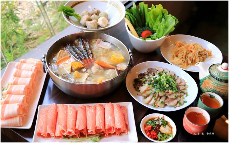 【台中‧北區】黃金張老甕東北酸菜鍋‧純自然發酵酸白菜 不惜成本也要奉上道地的酸菜白肉鍋