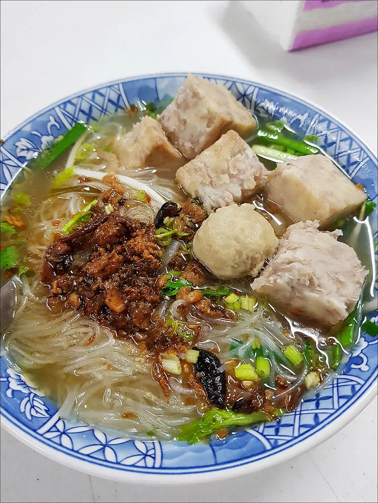 [台中] 古早味芋頭米粉 東西好吃有水準 晚上要早點來不然很快就賣完了