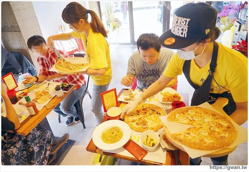 那間披薩 - 披薩炸雞吃到飽 | 百元內就能外帶美味餐點