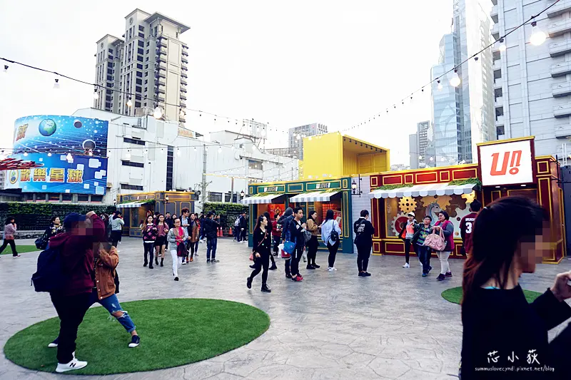 UNO市集。全台最夯最大的貨櫃市集就在台中大遠百旁，超過30間貨櫃，好吃、好玩又好拍的都會遊樂園，台中新打卡景點!