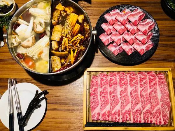 [台北東區/大安區] 老鼎旺川味鍋物/難以忘懷的招牌化骨綿爪與獨特川味沾醬/正宗四川麻辣火鍋