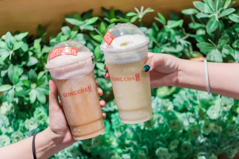 高雄美食 - 貢茶 x 招牌奶蓋十幾年喝不膩 | 冬天草莓系列飲品好甜蜜