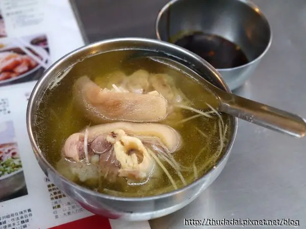 [掃攤食記] 新北瑞芳－美食廣場吃喝趣下集 (連莊鹹冬瓜豬腳湯、豐味肉羹、芳三里紅茶老店)