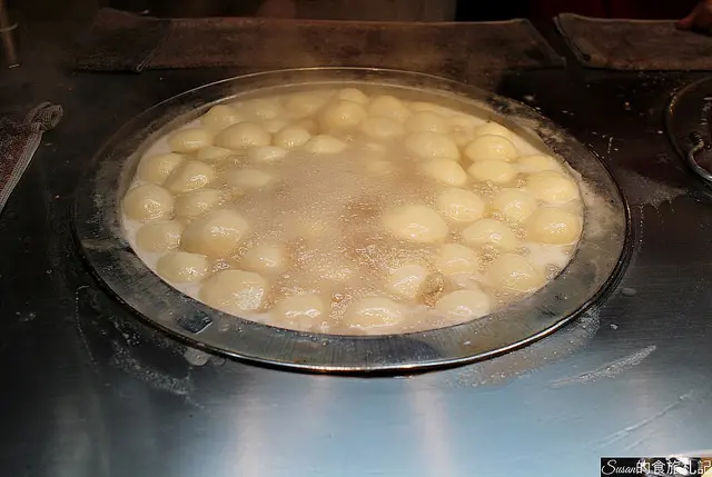 台北美食|寧夏夜市必吃林記燒麻糬 熱呼呼的燒麻糬好療癒阿