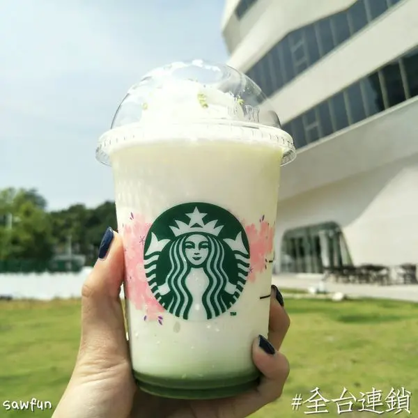 遇fun胃_星巴克Starbucks||全台連鎖||新品上市||星冰樂也來跟抹茶合作了 還有大人味的黑色狂潮夜色摩卡星冰樂