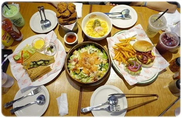 【西區】Campus Cafe-台中廣三SOGO店 溫馨美式餐廳~ 讓人一秒到異國用餐!! 