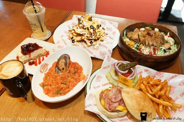 【台中。西區】CAMPUS CAFE-台中廣三SOGO店。美式校園輕食餐廳。木碗烤雞腿凱薩沙拉。肉醬起司墨西哥脆餅。Campus經典起司培根漢堡。櫻桃起司蛋糕