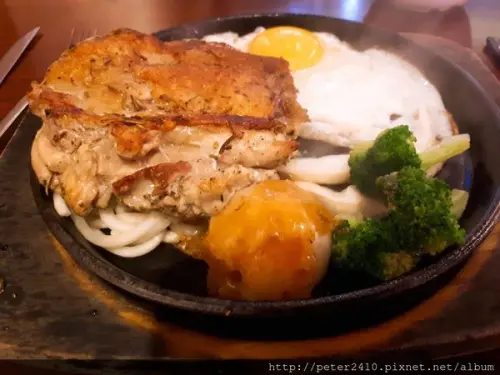 【台北】injoy X 獨特牛排館二訪│雞排嫩軟絲鮮│自助吧樣式豐富