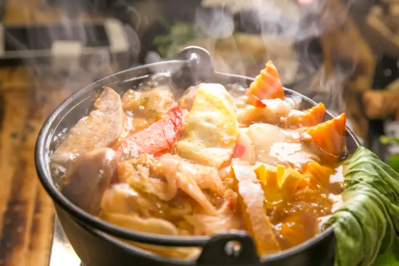 【台南東區美食】不只是丼飯，還有超誘人澎湃火鍋，『 丼滋丼滋 創意廚房 』