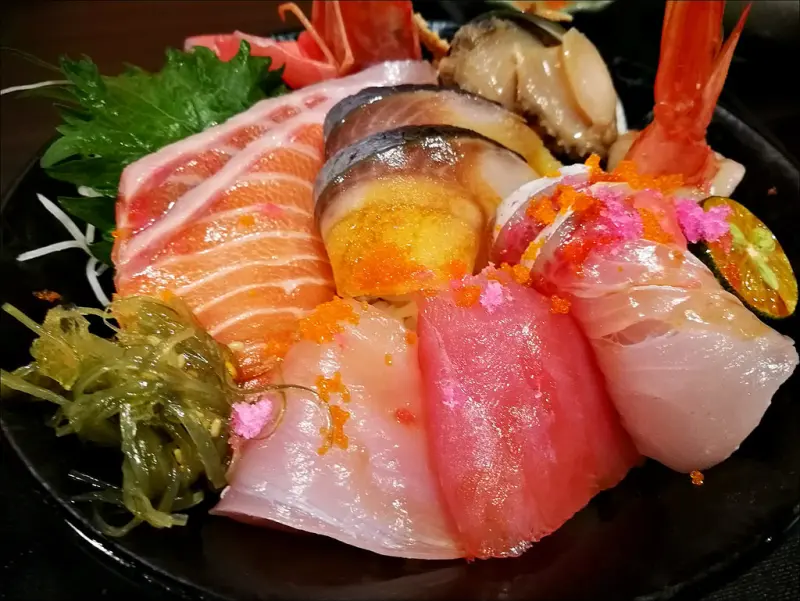 [台中] 虎丼日式丼飯專賣 台中秀泰廣場站前店餐廳 除了生魚片丼之外還有熟食丼