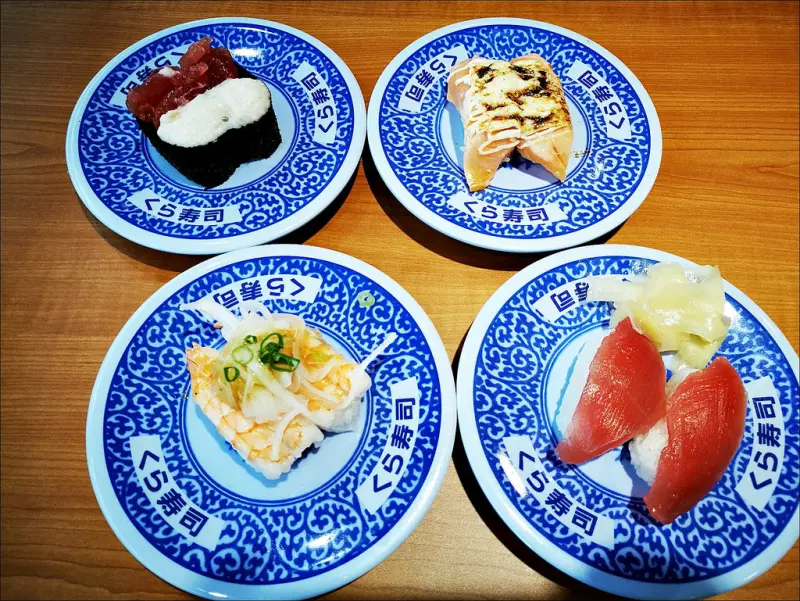 [台中] 藏壽司中清店 日式迴轉壽司很有家庭的味道 有專屬停車場好停車還可以帶小朋友來玩扭蛋