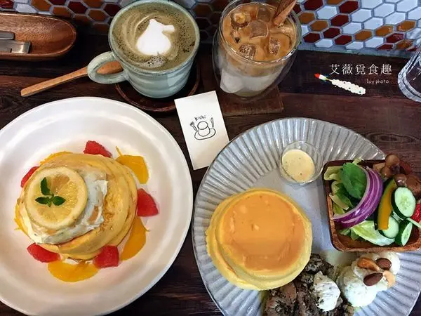 kichi 舒芙蕾店 ||台中北屯區沒有預約就別想吃到的隱藏版舒芙蕾，不論甜鹹口味的舒芙蕾都讓人著迷，極度蓬鬆的鬆餅每口都有著蛋香