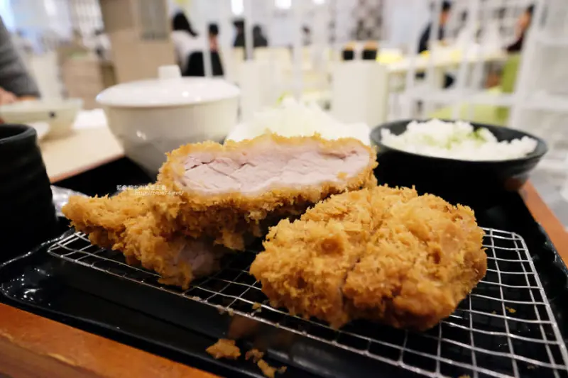 台中西屯│品田牧場台中東海店-進駐Jmall食尚廣場.花壽司和握壽司豬排有創意.268元套餐滿划算的 - 藍色起士的美食主義