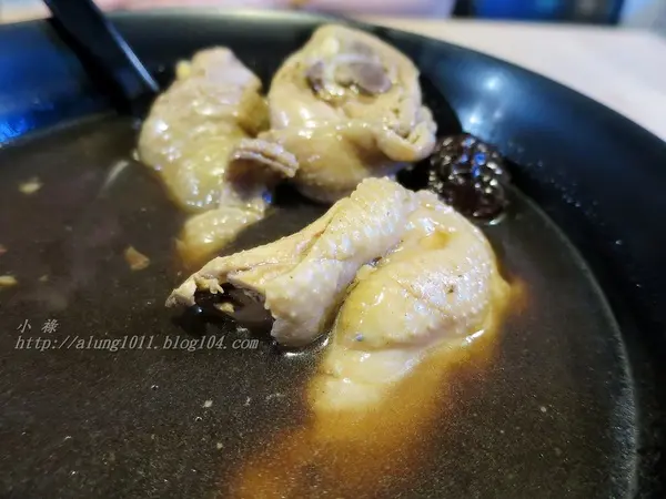 天冷了~   喝碗熱湯吧     ..夏奇拉食補套餐              