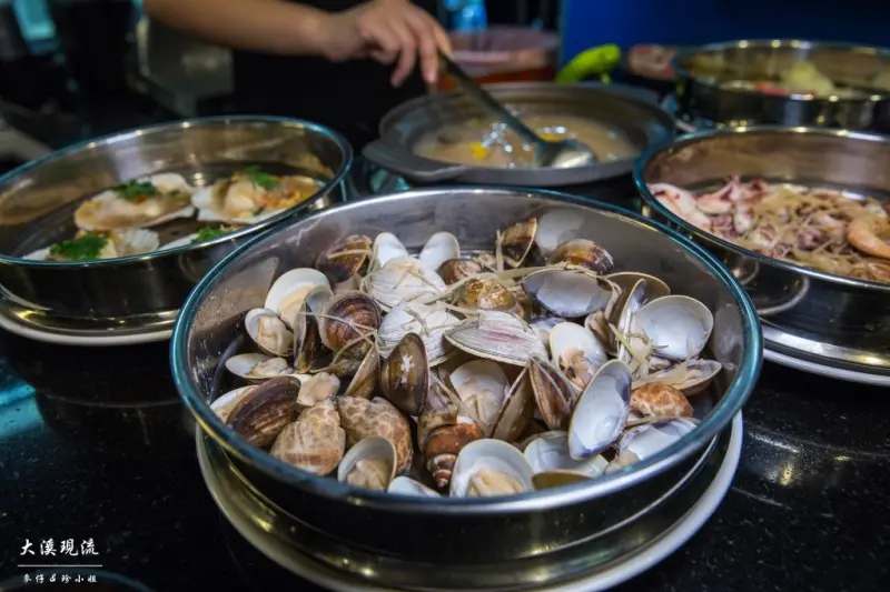 台料食記｜大溪現流蒸籠火鍋｜『夠青才敢用蒸的』每日現流新鮮海產｜美味料理吃上一整桌也不傷荷包｜市民大道美食推薦 - 麥仔の生活日記