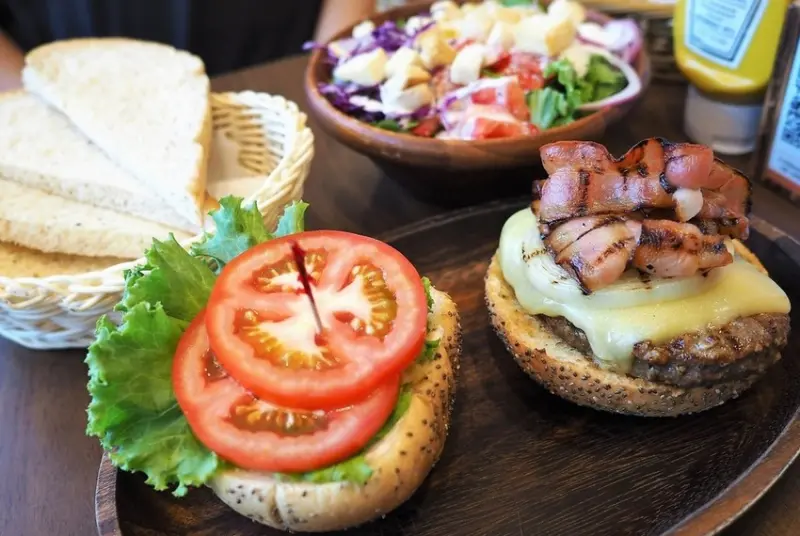 【台北信義區 | 餐廳】乘載著夏威夷的熱情與獨特風味☀KUA `AINA (微風信義店)