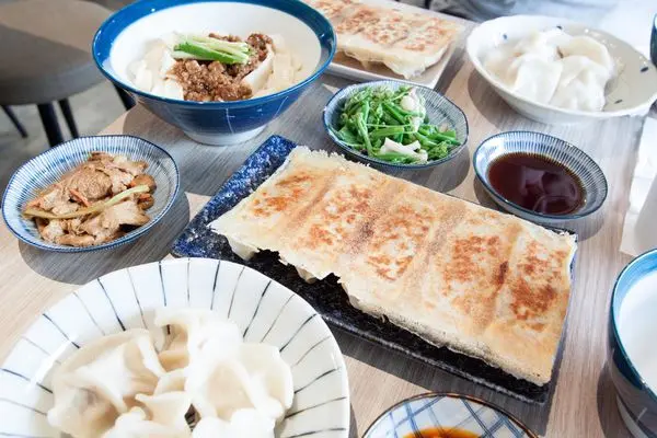 餃子樂信義店 - 真是個死變態的煎餃