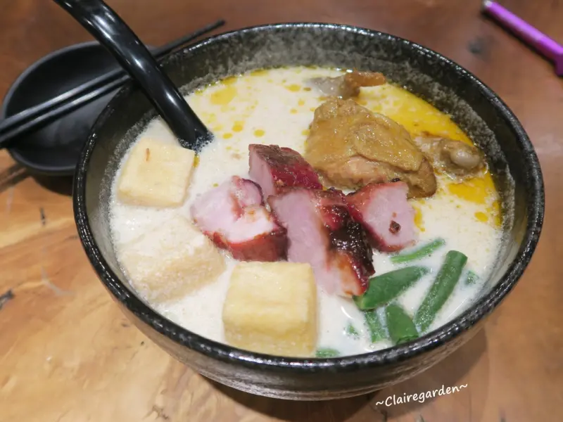 [南崁菜鳥覓食記] 桃園 小檳城~小巷裡的特色南洋麵食。一次雙享受大份量白咖哩麵
