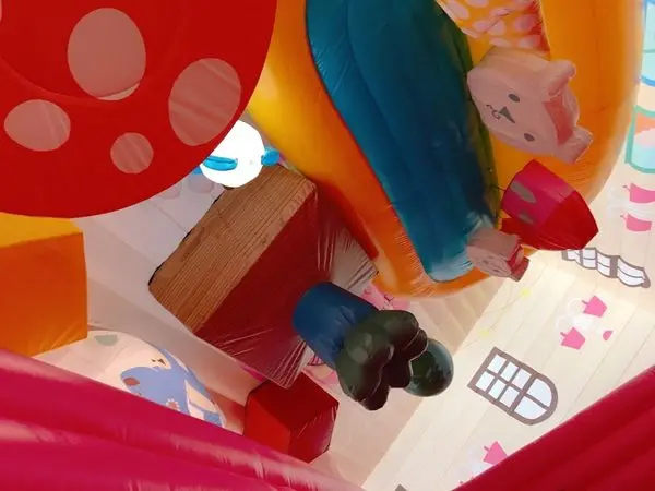 【顛倒屋2.0特展】2018寒假放假趣/搭乘小火車穿越時光隧道/大人小孩都瘋狂/寒冬室內最佳選擇