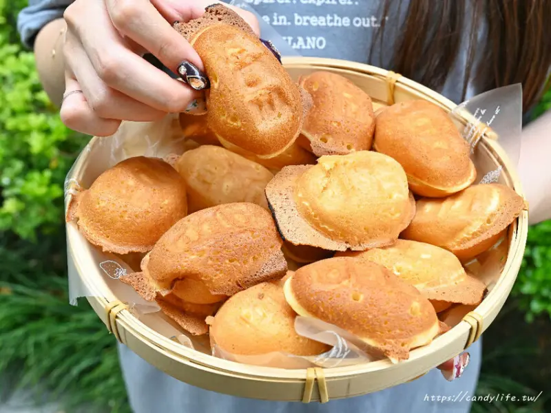 向上市場雞蛋糕｜台中必吃雞蛋糕，充滿濃濃古早味，大顆飽滿，口感紮實，蛋香超迷人～