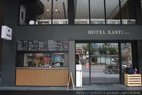 松山南京三民咖啡廳【O.L.O CAFÉ】藏在台北東旅裡的複合式咖啡廳