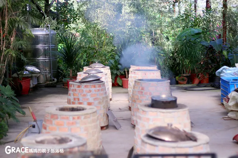 北部親子景點宜蘭》【蘭城花事休閒農場】大自然真奇妙~體驗焢窯吃野炊囉!  漂流木花藝DIY x 補魚、餵魚 x 生態學習~(橫山頭食農2日遊)