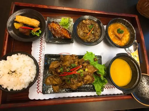 宜蘭蘇澳　南方海港複合式餐飲 巷弄裡的豐富套餐