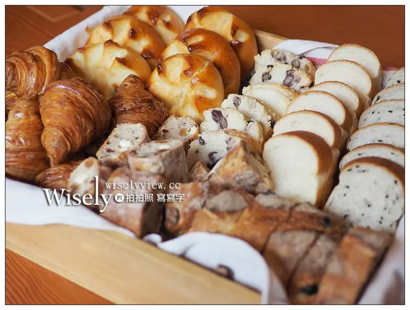台北松山。Miss V Bakery 敦北店：「週末麵包 HAPPY HOUR」早午餐，七種麵包吃到飽