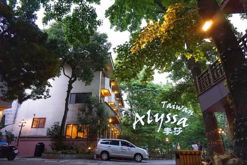 苗栗泰安｜要走過吊橋才能到的虎山溫泉會館，還有獨棟雙人蜜月套房及鱘龍魚火鍋超享受/四方通行