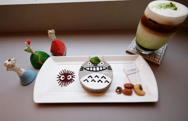 台中北區│初米咖啡台中一中店-台北療癒系咖啡館展店台中.女孩兒們會愛的可愛柴犬龍貓大眼仔甜點 - 藍色起士的美食主義