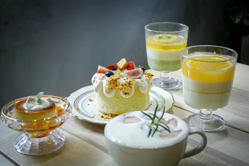 iki__shop x魔王 台北大同區 打鐵街裡有間小巴黎咖啡廳 水果戚風 草莓牛奶 是網美就要來 捷運中山站 內文有店家資訊