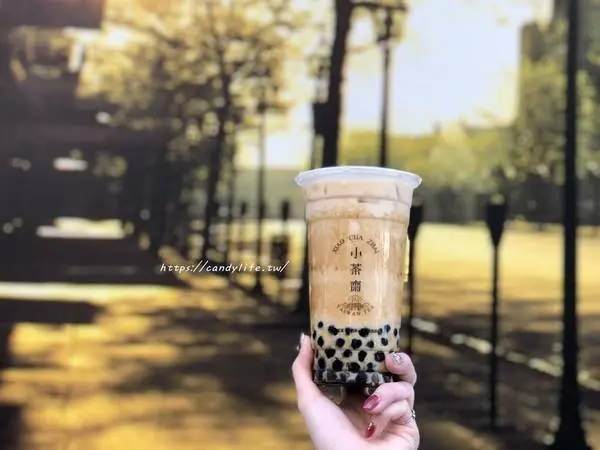 台中美食│小茶齋上石店〃逢甲商圈排隊美食！岩漿珍珠鮮奶好喝不死甜，許多網友大力推薦～        
      