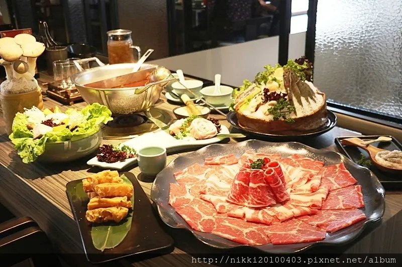 青花驕麻辣鍋 台北捷運中山站麻辣鍋推薦  王品麻辣火鍋 麻辣火鍋聚餐餐廳 青花椒麻辣火鍋